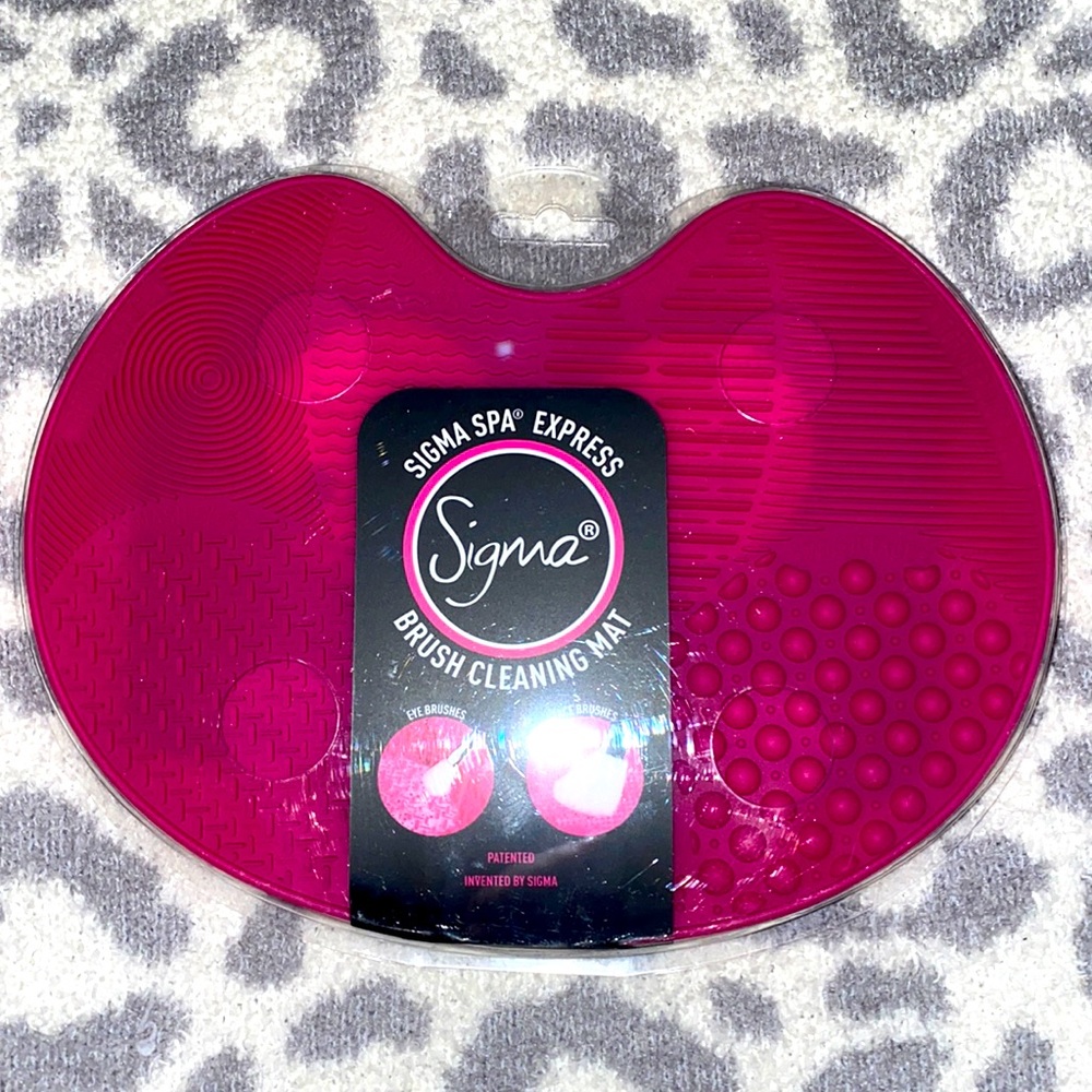 Sigma brush cleaning mat